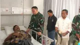 Dandim Manggarai Barat Jenguk Korban Dugaan Penganiayaan oleh Prajurit TNI di RS Labuan Bajo