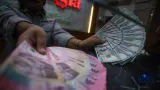 Panduan Memahami Penguatan Rupiah dan Penurunan Dolar AS ke Rp17.950