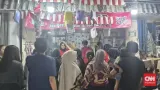 Warga Tangerang Berebut Beli Masker Imbas Sebaran Abu Vulkanik Gunung Anak Krakatau