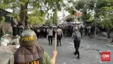 Motif dan Kronologi Pembacokan Petugas Valet oleh Penagih Utang di Surabaya