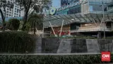 Menyiasati Akses Pejalan Kaki Menyusul Pemasangan Pagar Tinggi di Mal Jakarta
