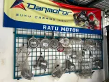 Toko Suku Cadang Ratu Motor Jadi Incaran Pencinta Vespa 2-Tak di Jakarta Barat