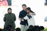 Seskab Teddy Indra Wijaya Disambut Puisi dari Jalanan Menuju Harapan di Tangerang