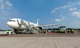 Pesawat Garuda Indonesia GA604 Mendarat Selamat di Runway 03 Usai Alami Pecah Ban