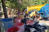 Penyaluran Air Bersih Kementerian PU untuk Warga Lombok Barat Terdampak Kekeringan