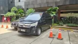 KPK Sita Mobil Hitam Bupati Pemalang Anom Widiyantoro Saat OTT di Jakarta