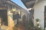 Kebakaran Hanguskan 12 Rumah di Aspol, 12 Keluarga Polisi Mengungsi