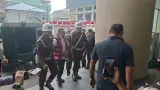 Penampakan Eks Jampidsus Febrie Tiba di Kejagung untuk Diperiksa TPPU